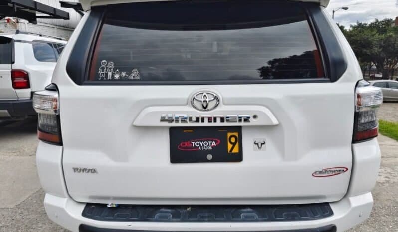 Toyota 4 Runner SR5 full