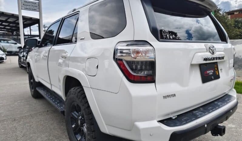 Toyota 4 Runner SR5 full
