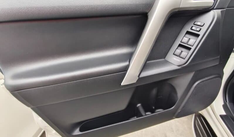 
Toyota Land Cruiser Prado VX full									