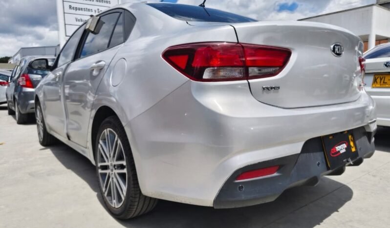 
								Kia Rio Vibrant Sedán full									