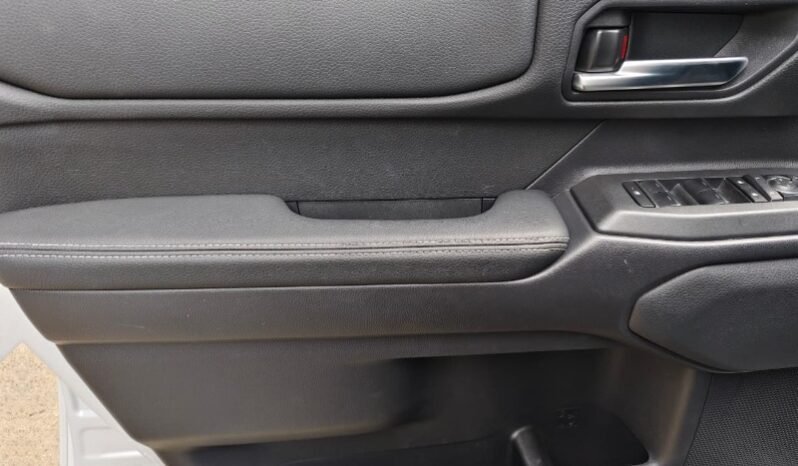 Toyota Land Cruiser Prado TXL full