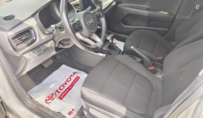 
								Kia Rio Vibrant Sedán full									