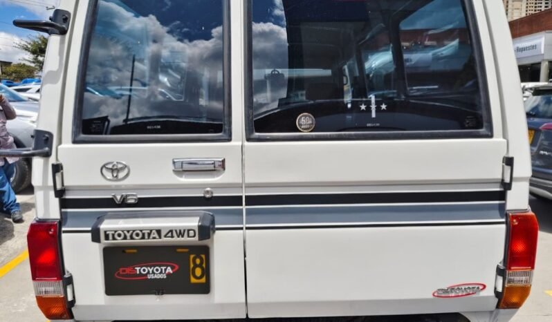 
								Toyota Land Cruiser full									
