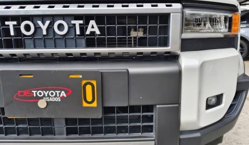 Toyota Land Cruiser Prado TXL full