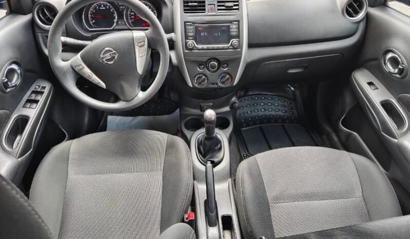 
								Nissan Versa Advance full									