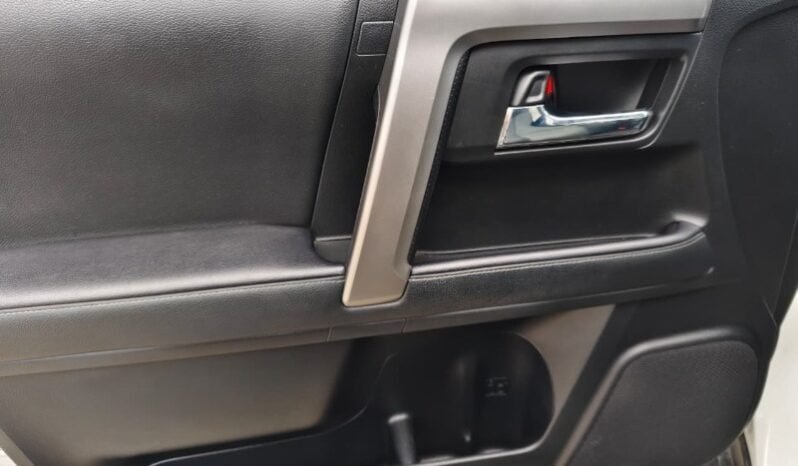 Toyota 4 Runner SR5 full