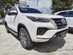 Toyota fortuner SR