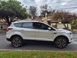 
Ford escape titanium 4×4 full									