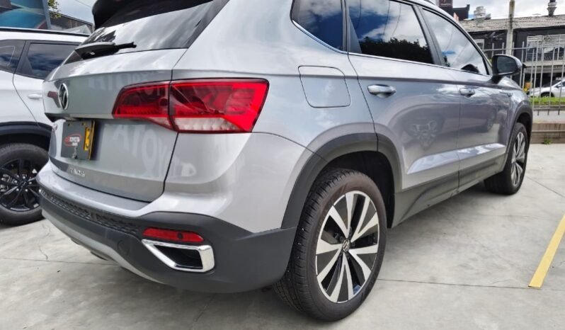 
Volkswagen Taos Highline full									