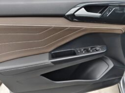 Volkswagen Taos Highline full