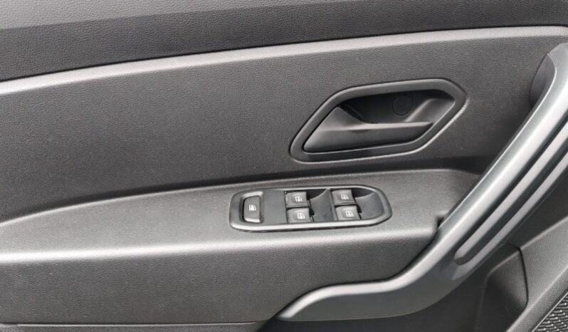 
Renault Duster zen full									