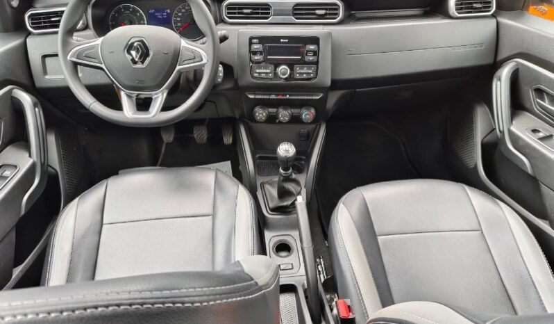 
Renault Duster zen full									