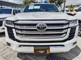 Toyota Land Cruiser LC 300