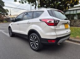 
Ford escape titanium 4×4 full									