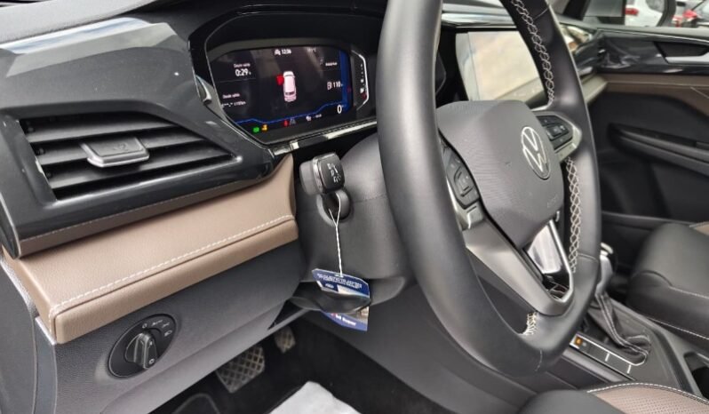 
Volkswagen Taos Highline full									