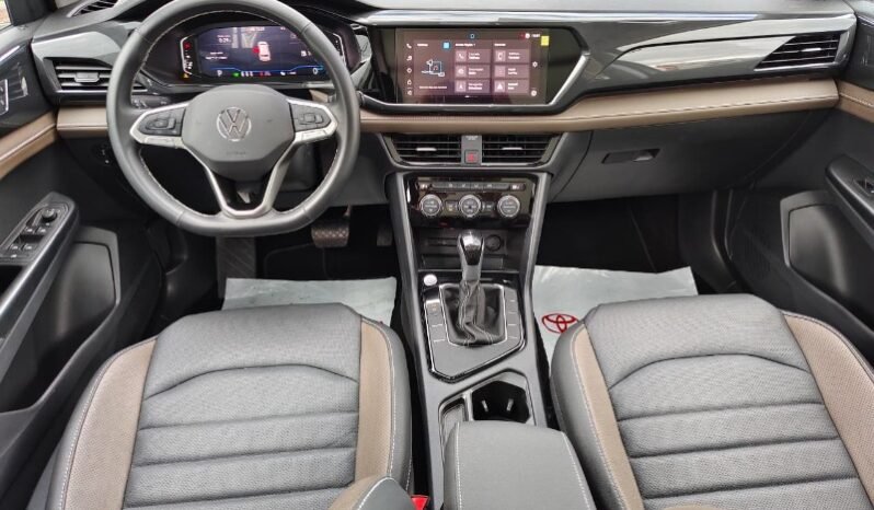 
Volkswagen Taos Highline full									