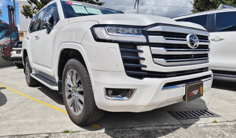 
Toyota Land Cruiser LC 300 full									