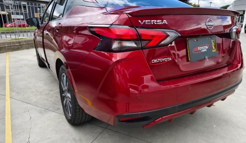 
Nissan Versa SR full									