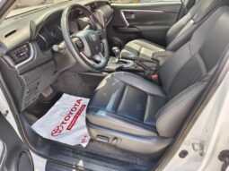 
Toyota fortuner SR full									
