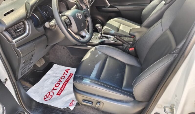 
Toyota fortuner SR full									