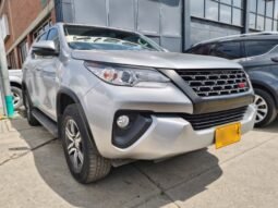 Toyota Fortuner 2.4 Sr