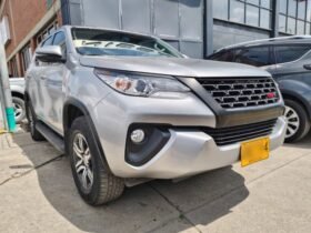 Toyota Fortuner 2.4 Sr
