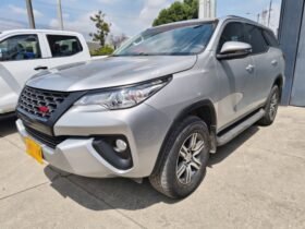 Toyota Fortuner 2.4 Sr