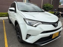 Toyota RAV 4 2.0 STREET