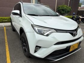 Toyota RAV 4 2.0 STREET
