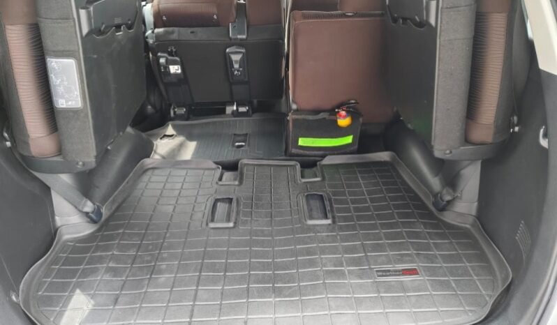 
Toyota Fortuner 2.4 Sr full									