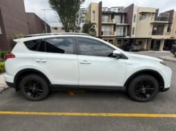 Toyota RAV 4 2.0 STREET