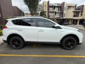 Toyota RAV 4 2.0 STREET