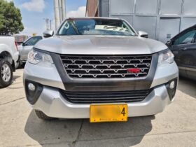 Toyota Fortuner 2.4 Sr