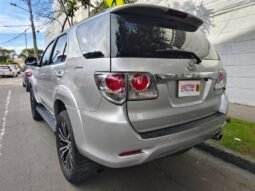 Toyota FORTUNER 2.7 SRV 5