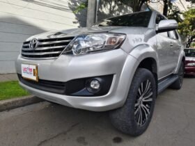 Toyota FORTUNER 2.7 SRV 5