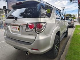 Toyota FORTUNER 2.7 SRV 5