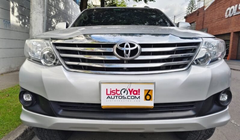 
Toyota FORTUNER 2.7 SRV 5 full									