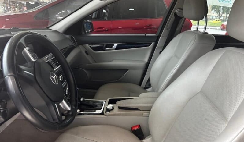 
Mercedes-Benz C 180 2012 lleno									