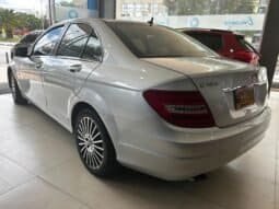 
Mercedes-Benz C 180 2012 lleno									