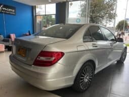 
Mercedes-Benz C 180 2012 lleno									
