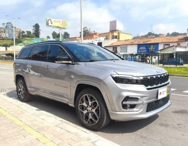 
Jeep COMMANDER OVERLAND 2023 lleno									