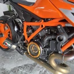 
KTM 1290 Superduke R 2022 lleno									