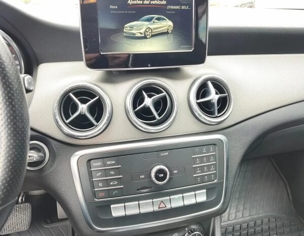 
Mercedes-Benz CLA 180 2017 lleno									