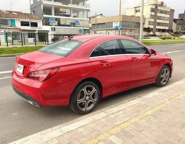 
Mercedes-Benz CLA 180 2017 lleno									