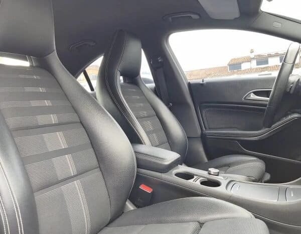 
Mercedes-Benz CLA 180 2017 lleno									