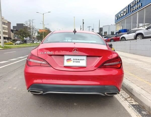 
Mercedes-Benz CLA 180 2017 lleno									