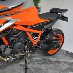 
KTM 1290 Superduke R 2022 lleno									