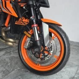 
KTM 1290 Superduke R 2022 lleno									