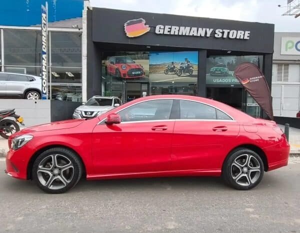 
Mercedes-Benz CLA 180 2017 lleno									