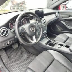 
Mercedes-Benz CLA 180 2017 lleno									